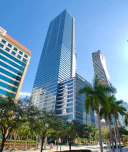 Luxury Four Seasons Condo | Free Valet & Gym