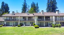 Luxury Napa Getaway | Golf Views + King Bed