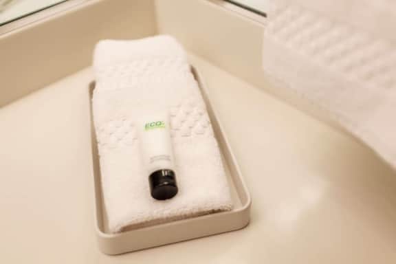 Napa Escape | Luxe King Bed | Near Wineries & Spa