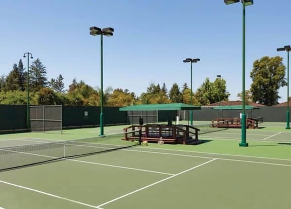 2BR near Wineries, Golf Course View, Parking
